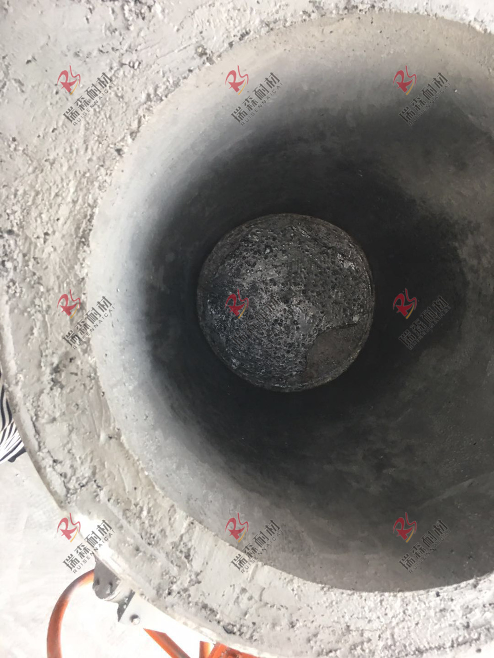 1615445869107411.jpg 鐵水包施工1_副本.jpg