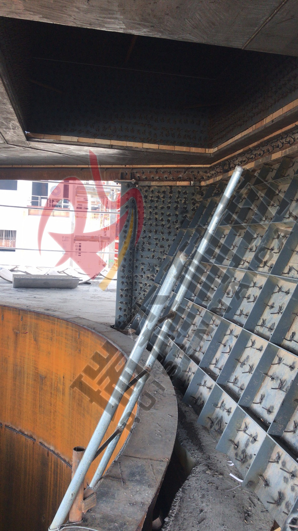 1638860844133833.jpg 硅鐵熔煉爐煙道下上升部05_副本.jpg