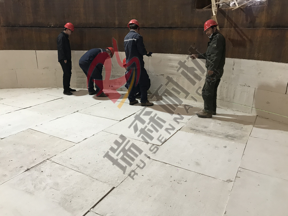 1638864498957887.jpg 爐底-鋪設(shè)石棉板 (7)_水印.jpg