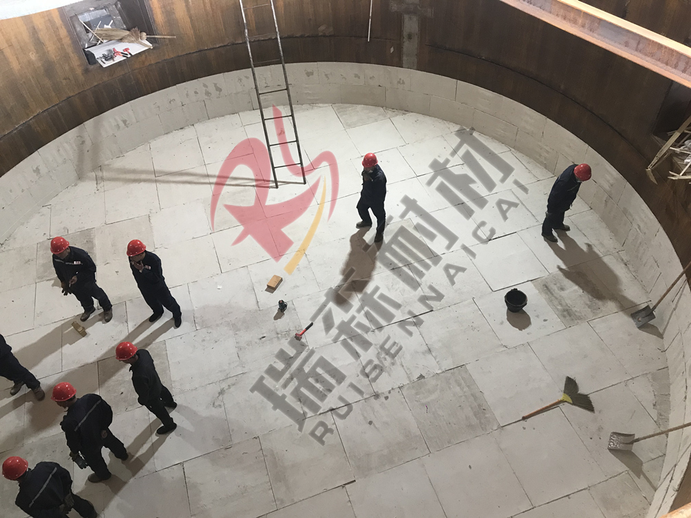 1638864504407941.jpg 爐底-鋪設(shè)石棉板 水印.jpg